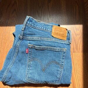 Women’s wedgie skinny Levi’s